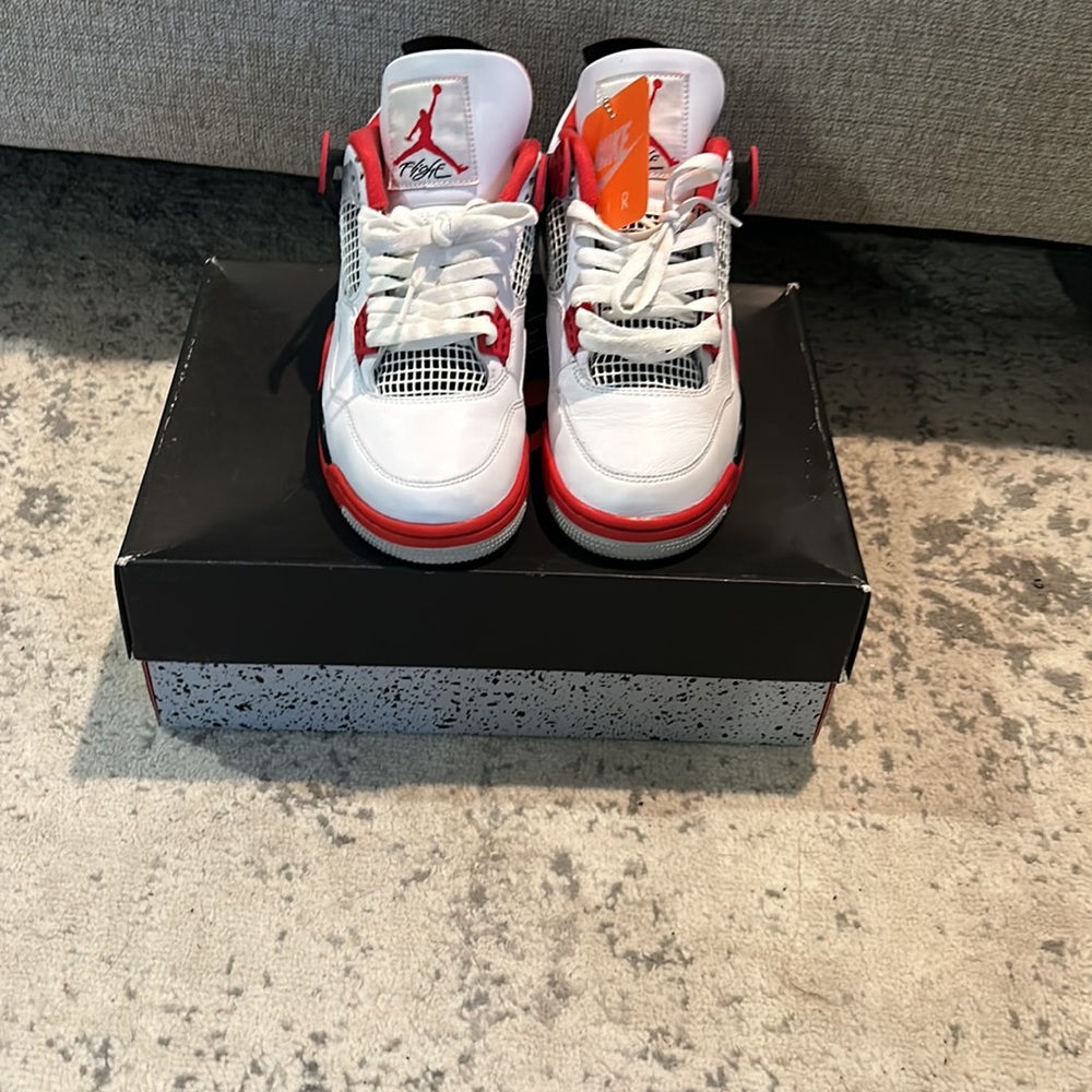 Jordan 4 Fire Reds - Picture 9 of 9